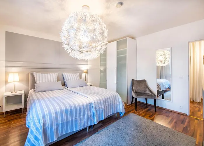 Altstadt Apartment *