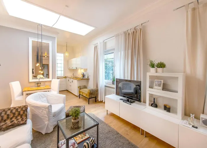 Altstadt Apartment *